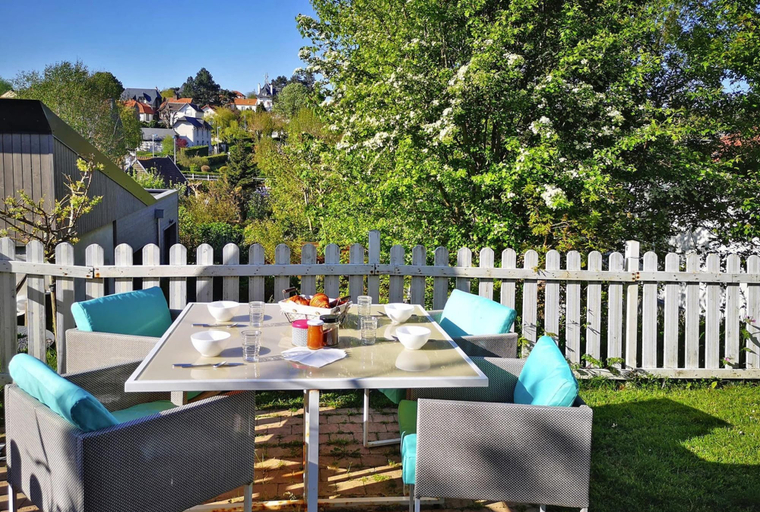 Dining 3, Holiday Home in Criel sur Mer With Balcony, Seine-Maritime