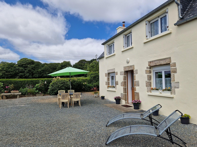 Exterior 5, Holiday Home in the Countryside Near the Beach, Côtes-d'Armor