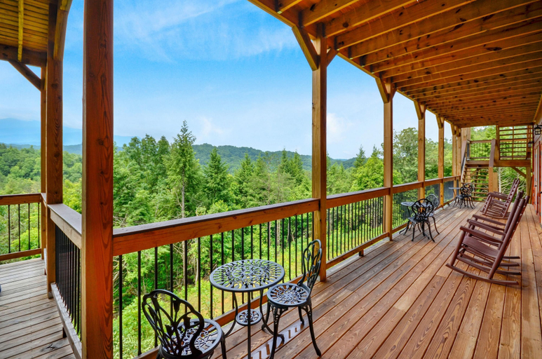 Room 4, Luxury 14br Haven Views Games Hot Tubs More, Sevier
