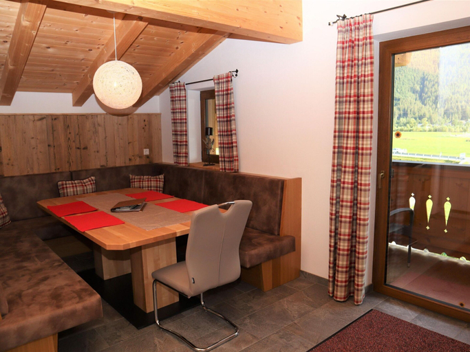 Others 5, Chalet in Neukirchen near Wildkogel Arena, Zell am See
