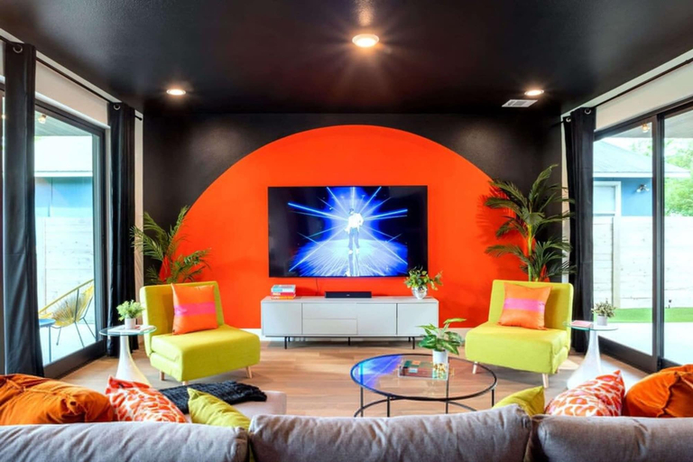 Room 2, Queen s Gambit - 7 min Uber to Downtown ATX, Travis