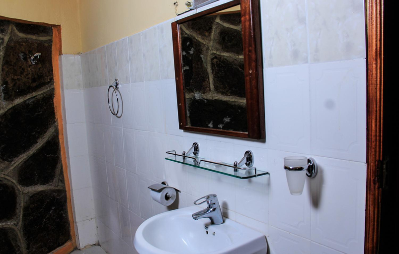 Bathroom 5, Peppercorn Resort, Naivasha