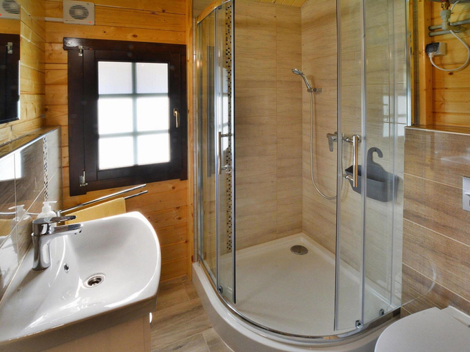 Bathroom 3, Holiday Homes With Terraces + Large Garden, Kołobrzeg