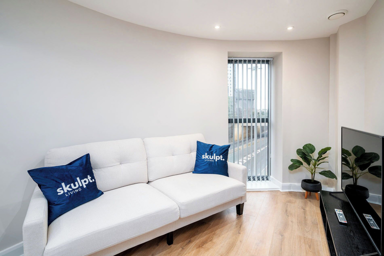 Others 4, Charm of Leeds in With A Stylish Getaway, Leeds