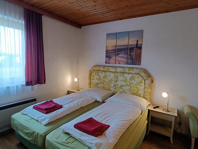 Room 4, Sunny Holiday Apartment With Balcony on Klopeinersee With Private Beach, Völkermarkt