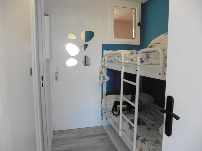 Room 5, Studio in Sainte-maxime Near Sandy Beaches, Var