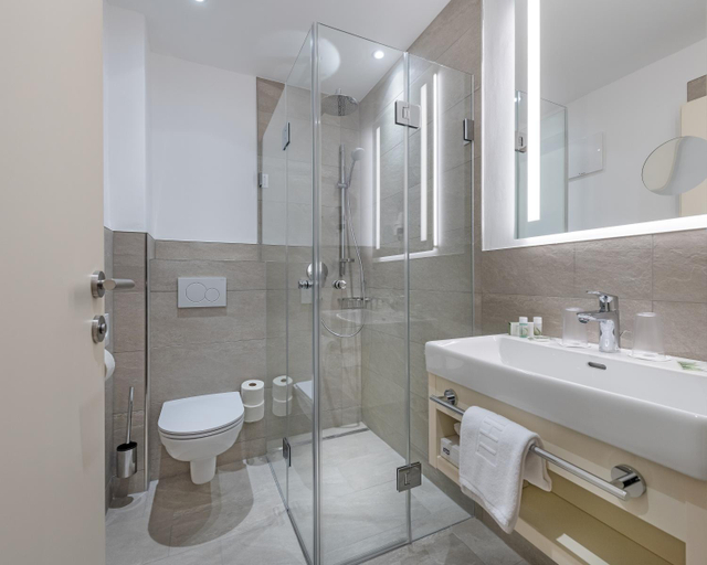 Bathroom 4, Hotel Alpina - Thermenhotels Gastein, Sankt Johann im Pongau