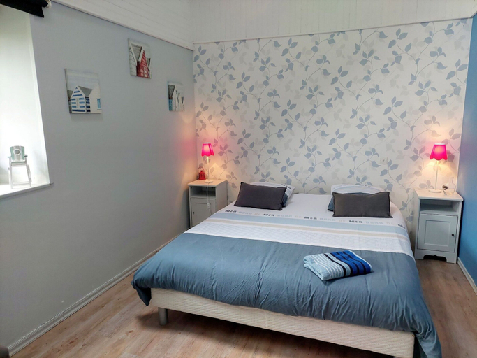 Bedroom 3, Breton Granite Stone House Near the sea, Finistère