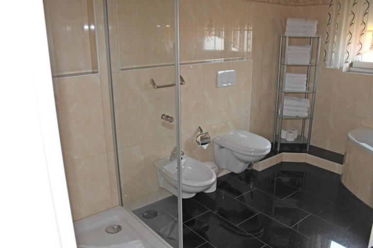 Bathroom 2, Apartments Marianna, Ortenaukreis