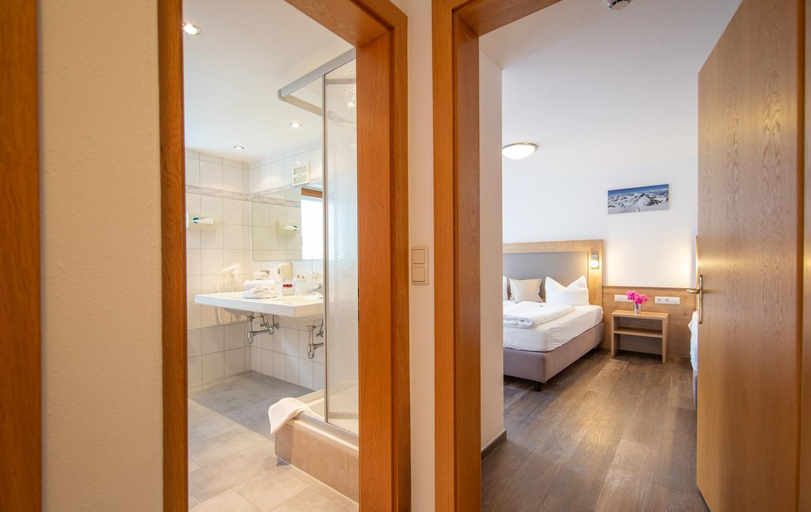 Bedroom 2, Guest House Waldesrand, Imst
