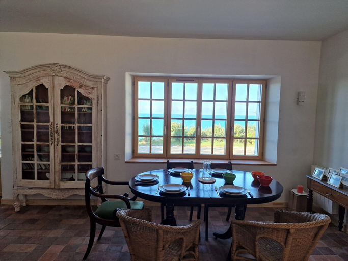 Dining 4, Breton Holiday Home With sea View, Plougasnou, Finistère