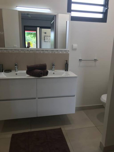 Bathroom 5, Villa Ambre, Saint-François