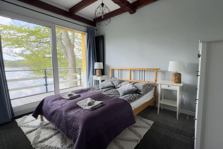 Room 5, Holiday Home on Lake Marchowo With Terrace, Wejherowo