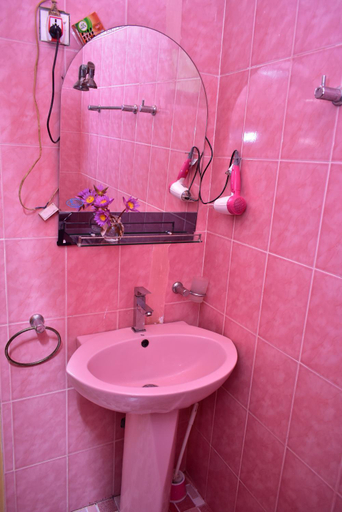 Bathroom 2, Villa Aroshina, Galle Four Gravets