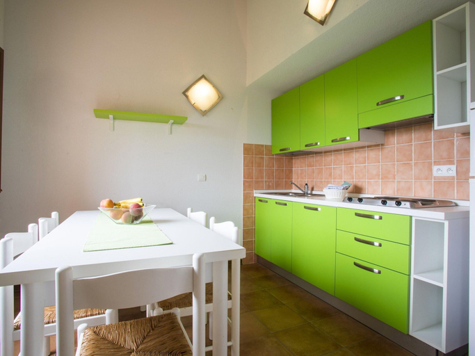 Private kitchen 4, Apartment in Pinarellu Near Beach & Pool, Corse-du-Sud