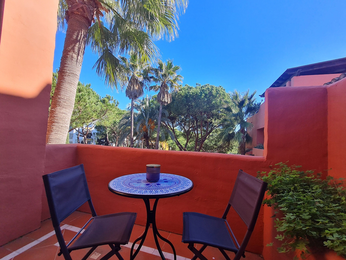 Property grounds 5, Luxury 2-bed Apartment Elviria - Pool, Sauna & gym, Málaga