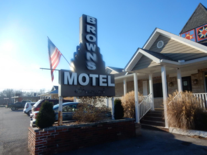 Others 4, Brown's Motel, Brown