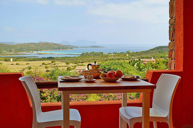 Dining 4, Charming Holiday Home in Loiri, Sardinia, Nuoro