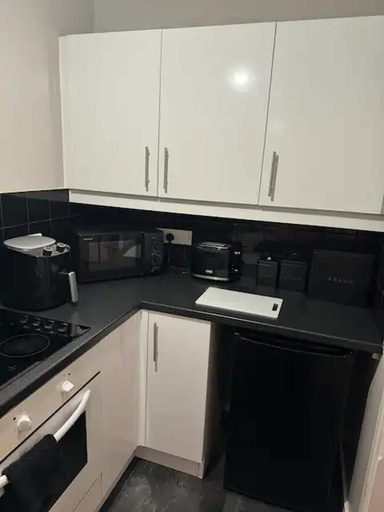 Others 5, 3 Floor 2 Bedroom House, Warwickshire