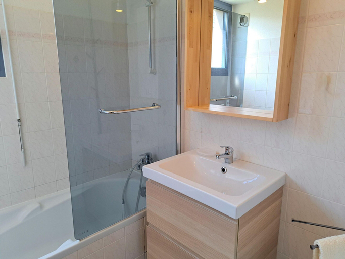 Bathroom, Apartment in Roscoff for Two Person, Finistère