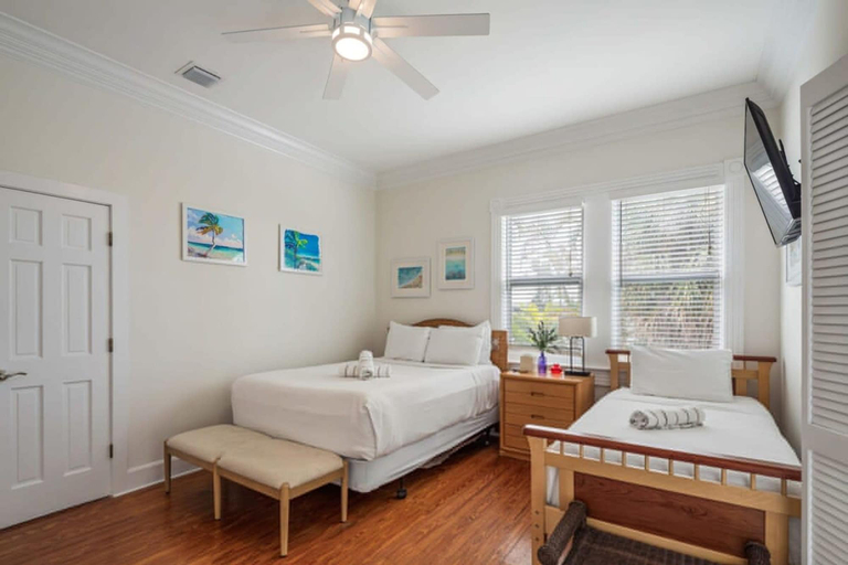 Room 2, Sunnyside Up by Brightwild Pool Parking, Monroe