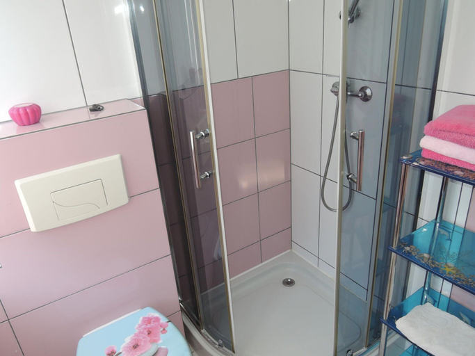Bathroom 2, Holiday Home in Dziwnowek Near Clean Beach, Kamień