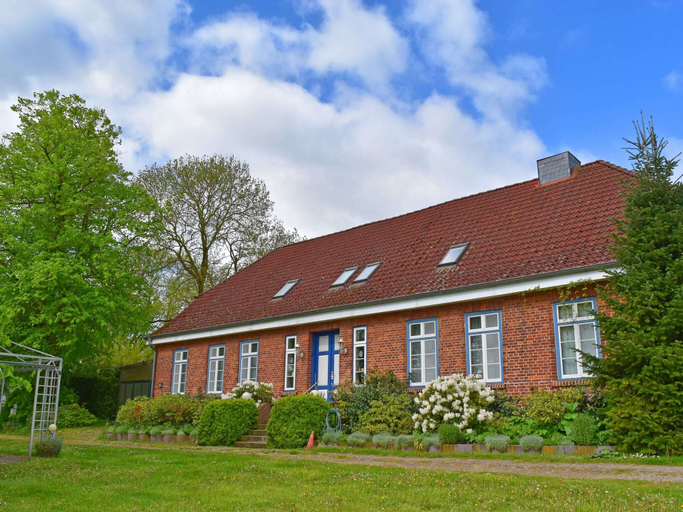 Exterior 4, Ferienwohnung im Gutshaus Schulenbrook, Nordwestmecklenburg