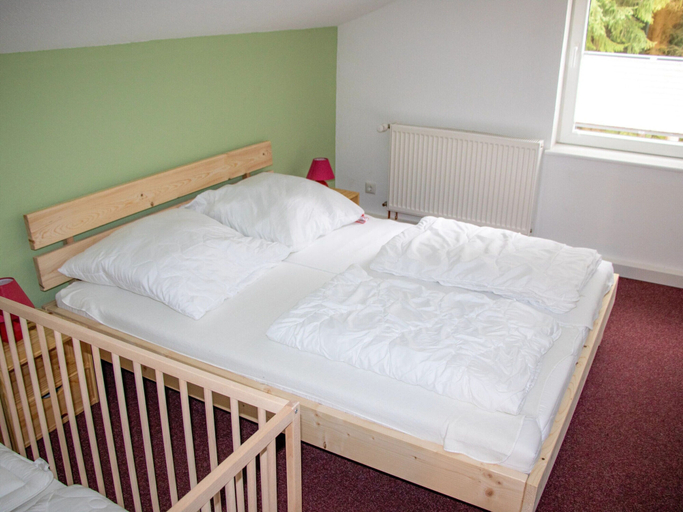 Bedroom 2, Lovely Apartment in Breitenbrunn With Shared Sauna, Erzgebirgskreis