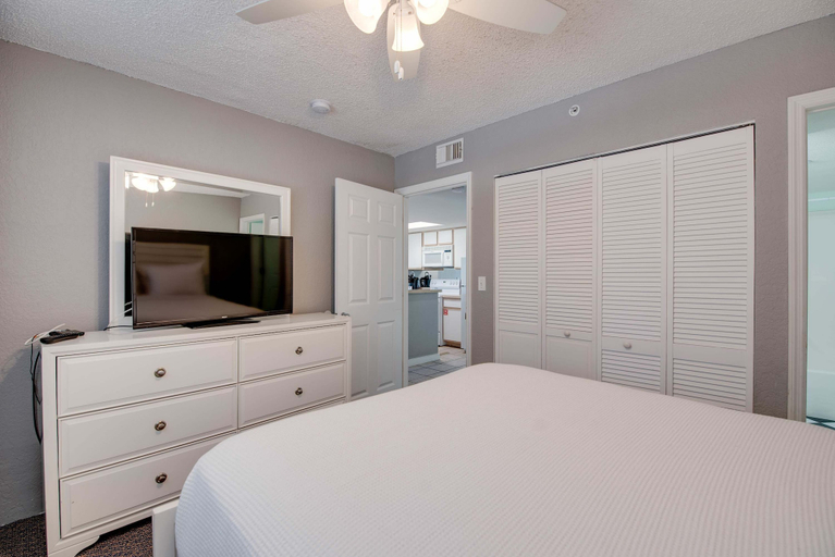 Room 4, The Barbados Balcony Pool View, Monroe