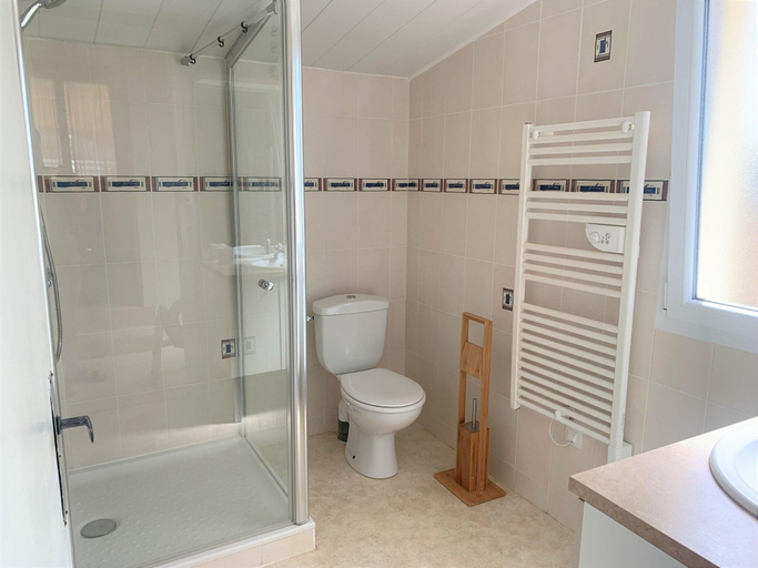 Bathroom 5, House on Rhuys Peninsula Near Sandy Beach, Morbihan