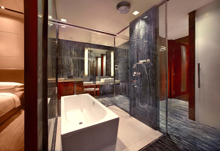 Bathroom 16