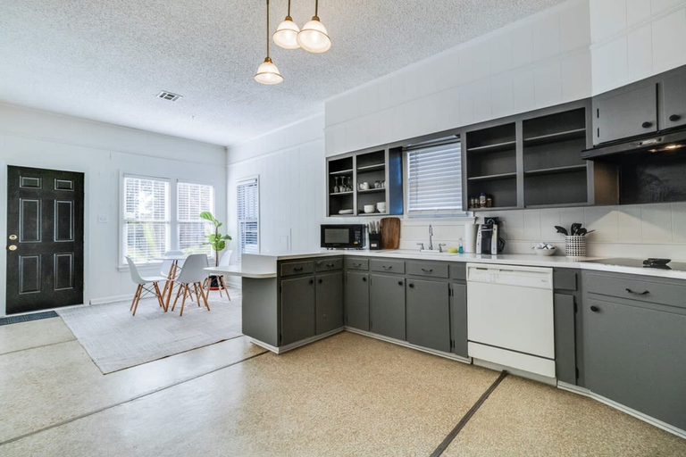 Others 5, Jefferson Rental Room 2, Lafayette