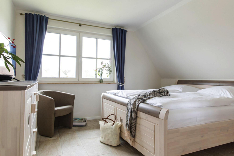 Room 2, House by Bodden Lagoon With Sauna, Vorpommern-Rügen