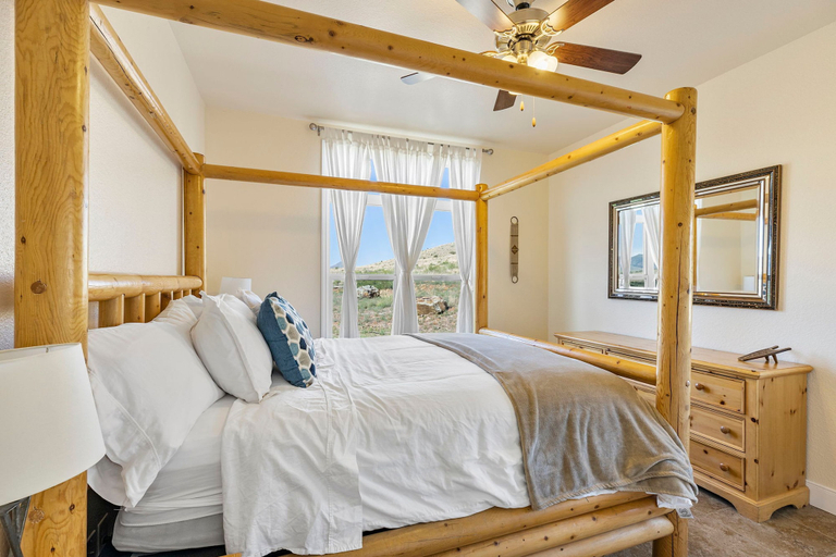 Bedroom 3, House of Trails-views and Nature on the Edge, Brewster