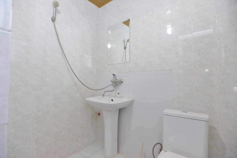 Bathroom 3, Hotel Nikea Paradiso, Kutaisi