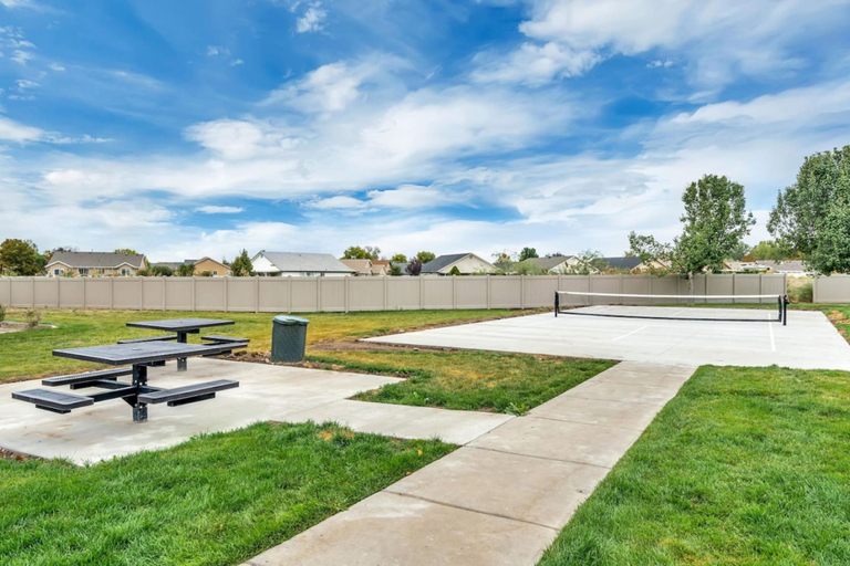 Room 5, J380 at Mountain View by CDH, Davis