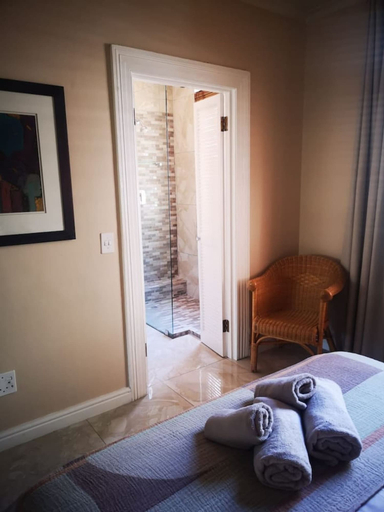 Bedroom 2, Luxurious Sea Point Apartment, City of Cape Town