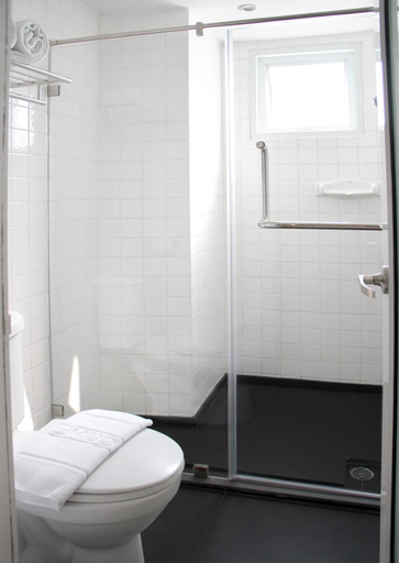 Bathroom 8
