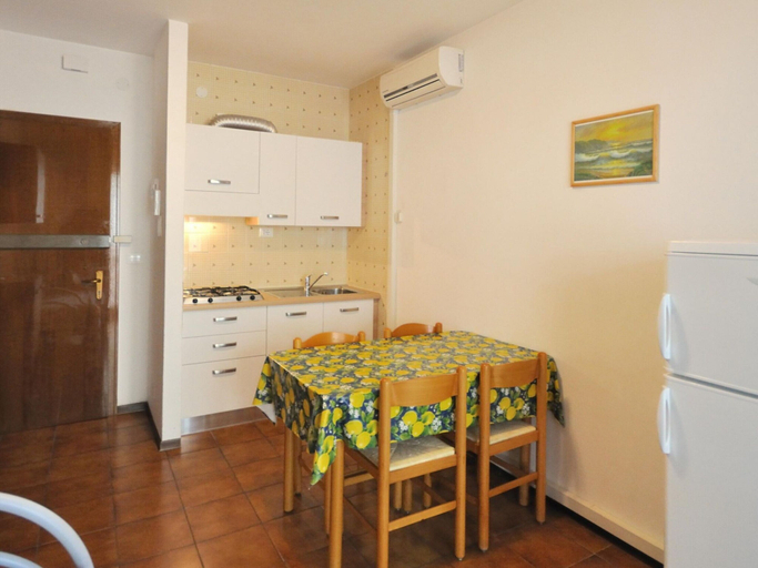 Private kitchen 2, Apartment in Bibione Near Sandy Beach, Venezia