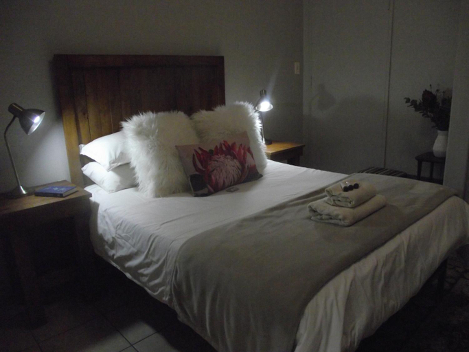 Others 3, De Nachtuilen Guesthouse, Siyanda