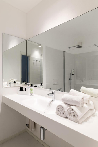 Bathroom 4, Hotel Santoni, Trento