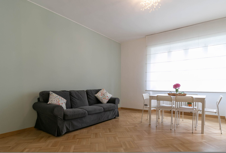 Room 2, Turati Family Apartment, Lecco