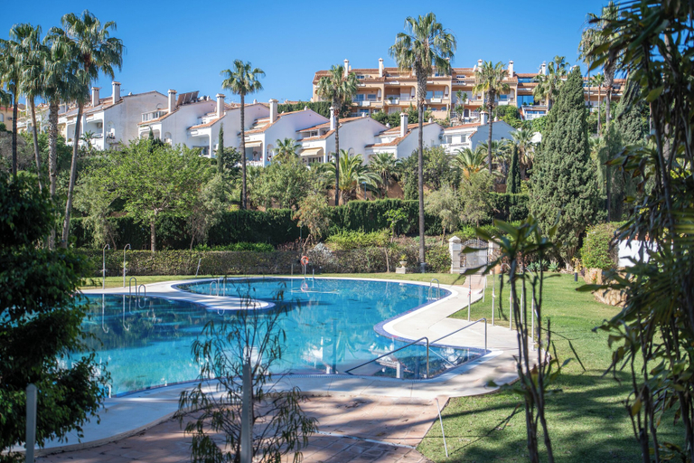 Pool 2, Apartment Sleeps 4 With Sea Views, Málaga
