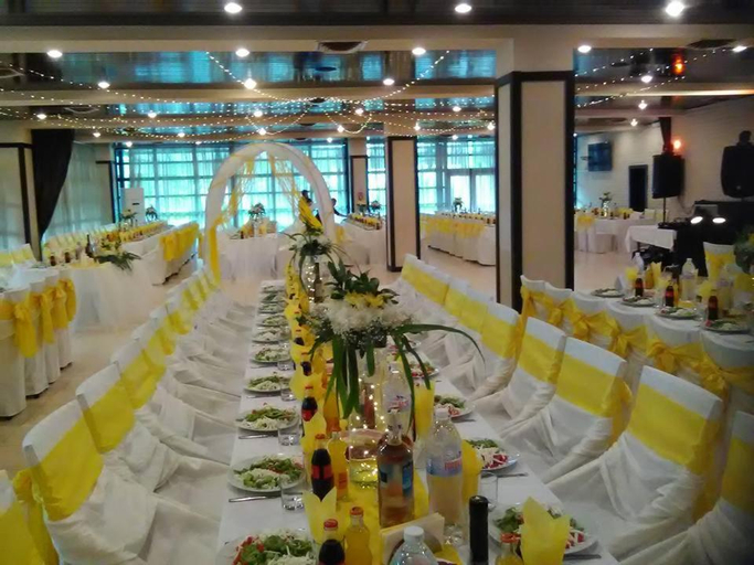 Food & Drinks 5, Everest Hotel, Etropole