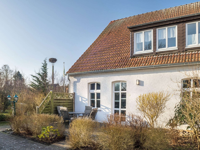 Exterior 2, Lichtdurchflutete Ferienwohnung in Buchholz am Muritzsee, Mecklenburgische Seenplatte