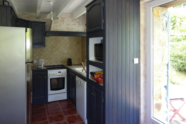 Private kitchen 5, Holiday Home Near Rosa Granite Coast Beaches, Côtes-d'Armor