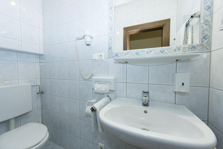 Bedroom 3, Karntner Stubn, Villach Land