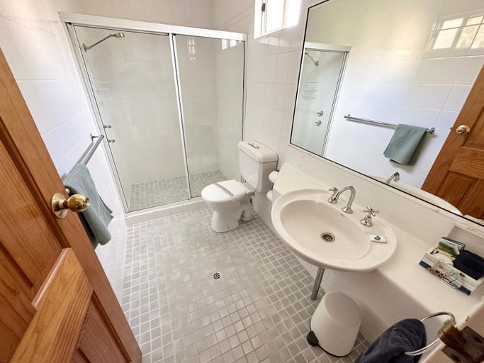 Bathroom 3, Top Of The Town Motel, Eurobodalla
