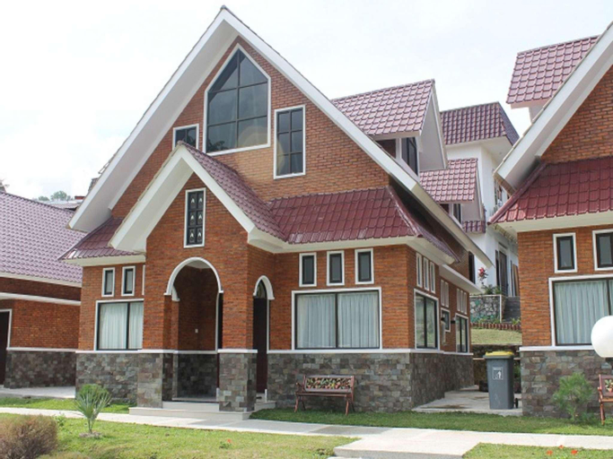 Exterior 3