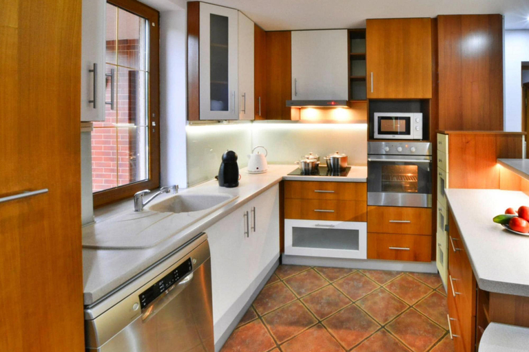 Private kitchen 5, Comfortable, Large Holiday Home With a Garden, Sławno